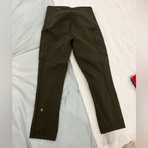 Lulu lemon size 4 cropped legging